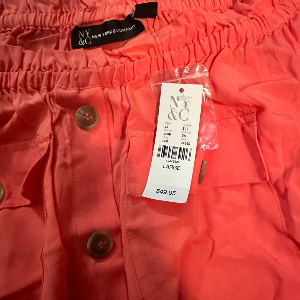 Peach colored top from New York and company, size large brand new never worn